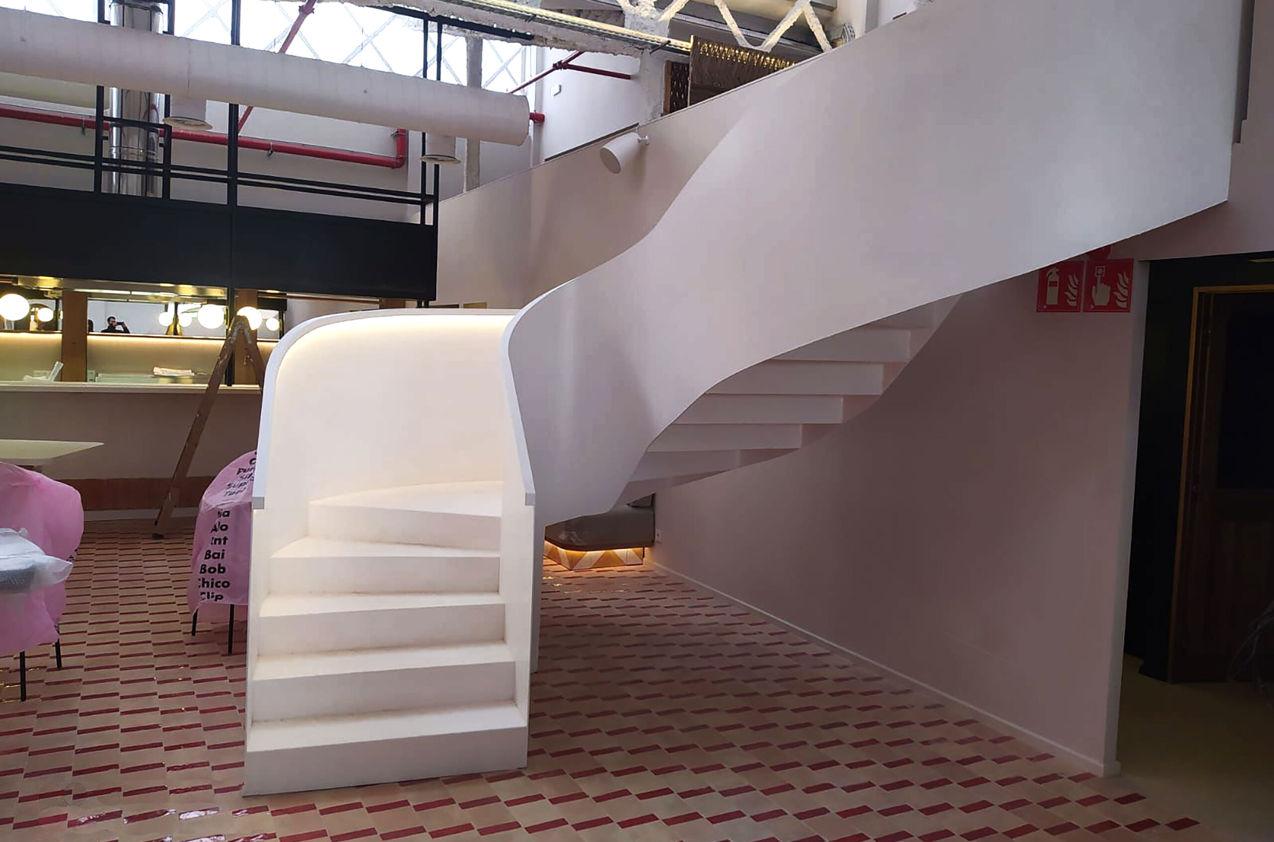 Escaleras a Medida_JUNO HOUSE CLUB