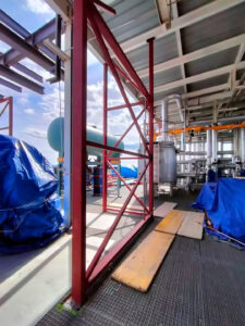 Instalación de bancadas metálicas en cubierta técnica